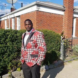 Meet your Posher, Dennis